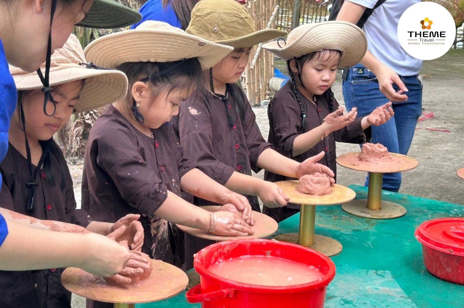 Tour tham quan nhà tù Phú Lợi - tour nông trại Pro farm 1 ngày