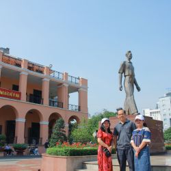 Tour Bến Nhà Rồng - Đầm Sen Nước, Trường Việt Hoa Quang Chánh